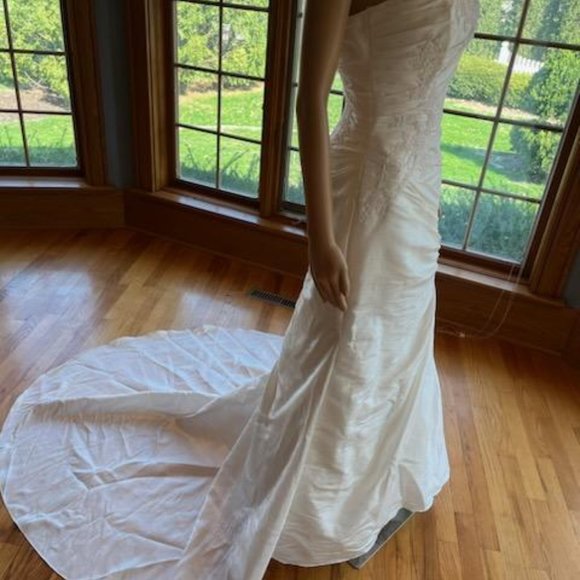 *Maggie Sottero Ivory Taffeta Strapless Fit Flare Bridal Gown Wedding Dress Sz 4 - Picture 2 of 15